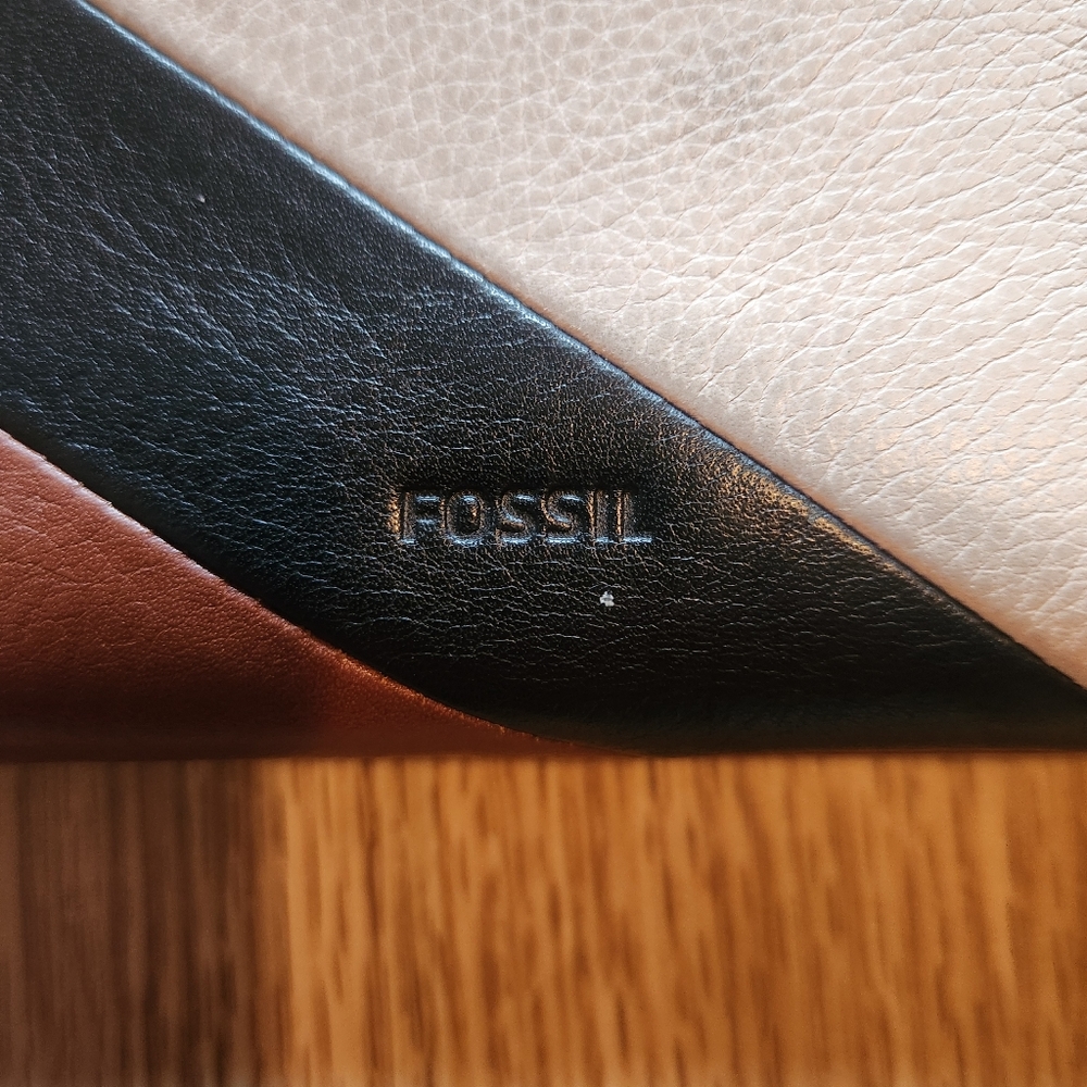 Fossil Wallet - Picture 2 of 11